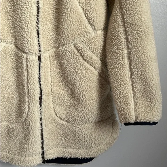 L.L. Bean Mountain Pile Fleece Coat women’s regular medium outdoorsy camping - Picture 4 of 9